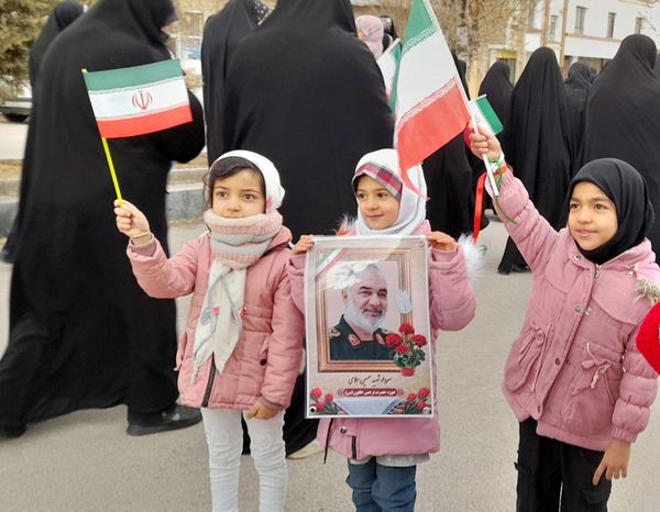 حضور پرشور مردم گل‌تپه در راهپیمایی ۲۲ بهمن