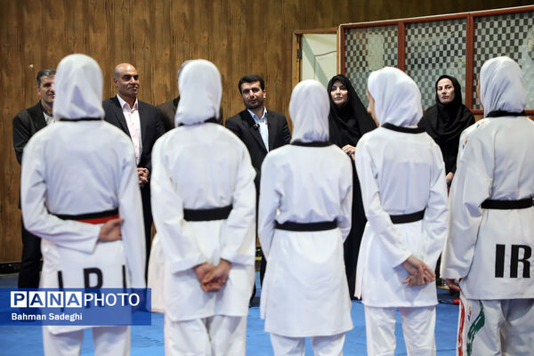 تمرین تیم ملی تکواندو دختران اعزامی به المپیک دانش‌آموزی