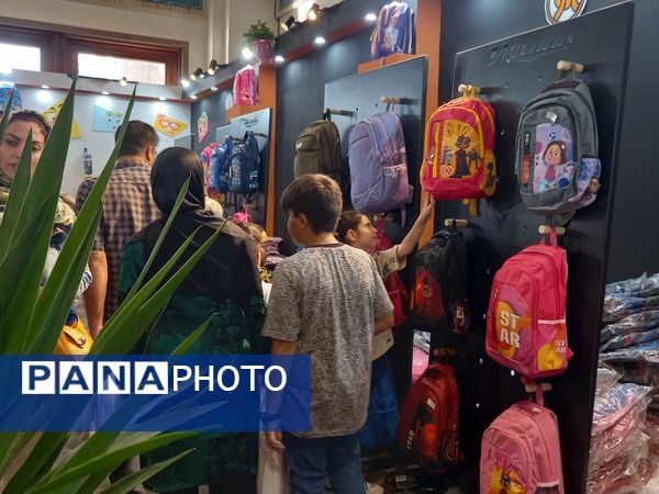 نمایشگاه بوی ماه مهر ویژه بازگشایی مدارس