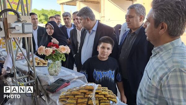 افتتاح رسمی نمایشگاه پاییزه در شهرستان ساوجبلاغ