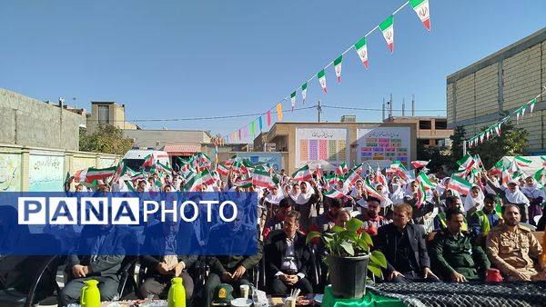 هفته پدافند غیرعامل با مانورهای مختلف این هفته در دبستان حضرت مریم(س) دوره دوم