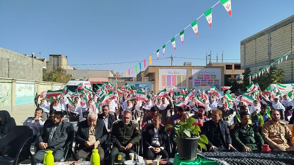 هفته پدافند غیرعامل با مانورهای مختلف این هفته در دبستان حضرت مریم(س) دوره دوم