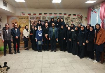 برگزاری نمایشگاه مدرسه انقلاب در مدرسه حق شناس دو  شهر قدس