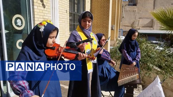 برافراشته شدن پرچم ایران در اداره آموزش و پرورش منطقه ۱۰