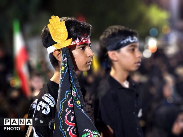 نوای «احلی من العسل» مقابل مسجد جامع حاجی‌آباد