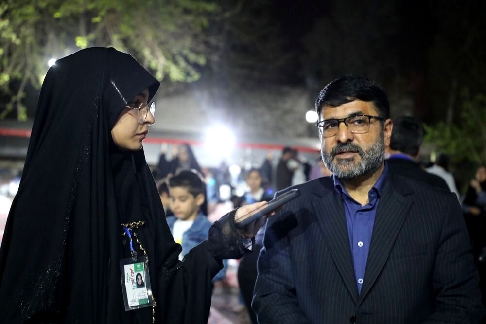 دانش‌آموزان و چهره‌های قرآنی از عوامل غنای تبادکان هستند