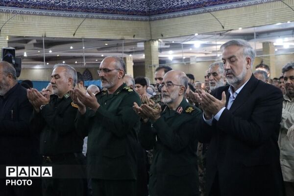 از صفوف بندگی تا قاب دوربین؛ جلوه باشکوه وحدت در نماز جمعه 