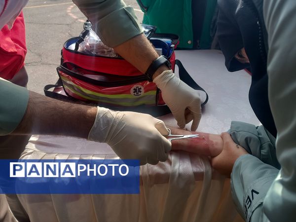 بیست و هفتمین مانور سراسری زلزله در دبیرستان شهید مراد علی امینی و هنرستان کیمیا