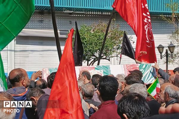 کبوتران عاشق به امام شهیدشان پیوستند