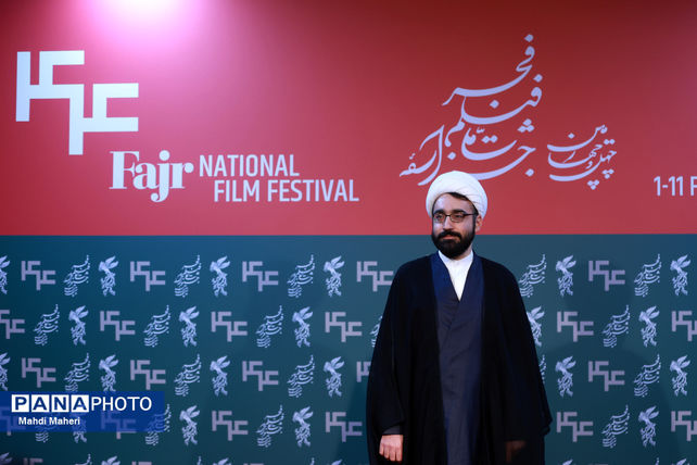 نشست نقد و بررسی فیلم «غوطه‌ور» در چهل و چهارمین جشنواره ملی فیلم فجر