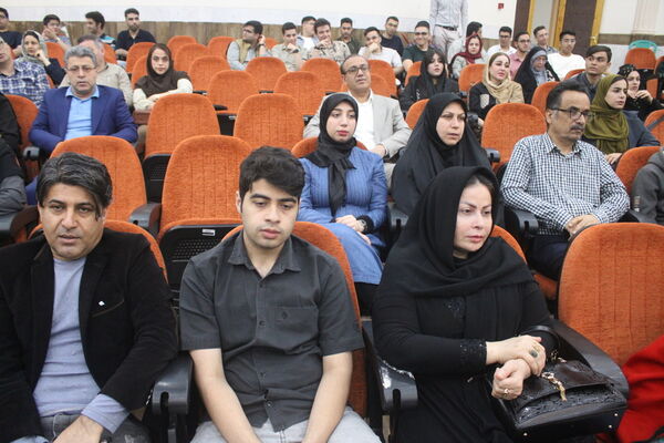 تجلیل از برگزیدگان دبیرستان شهید بهشتی شهرستان بوشهر (1)