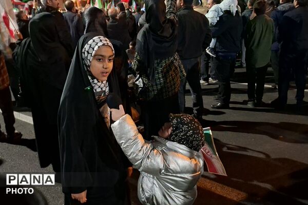 سی شب کنار هم در تجمعات خونخواهی رهبر شهید