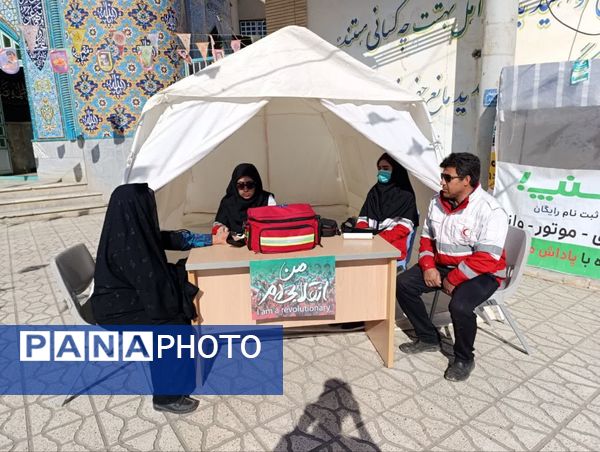 برپایی میز خدمت مشاوره در مصلی نماز جمعه آشخانه