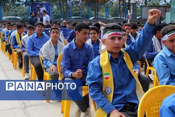جشن عاطفه‌ها جشن همدلی دانش آموزان با دیگر کودکان نیازمند
