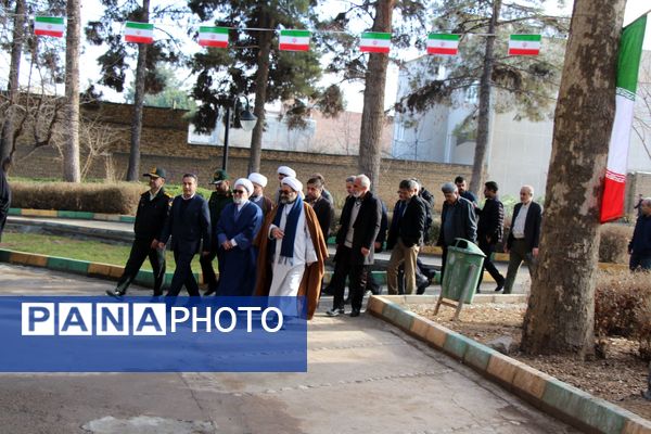 خروش سملقانی‌ها در سالروز بازگشت امام؛ دوازدهم بهمن با گلباران تمثال رهبر انقلاب گرامی داشته شد
