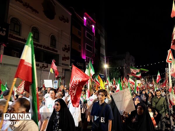 حضور باشکوه مردم کرج در صدو چهارمین شب از تجمعات مردمی