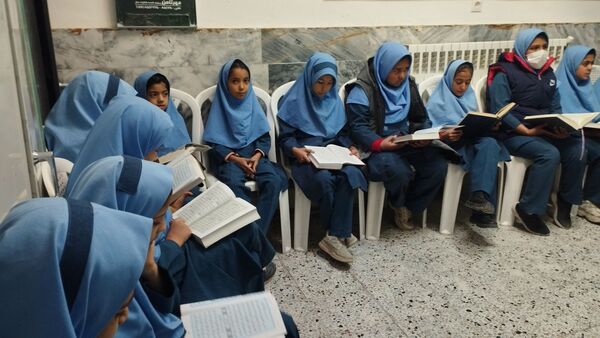 محفل انس با قرآن در آموزشگاه فرهنگ شهرستان خلیل آباد 