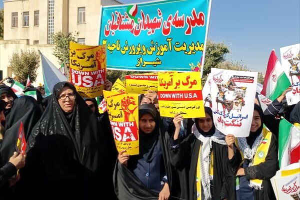 13 آبان؛ تجلی بیداری و استکبارستیزی دانش‌آموزان