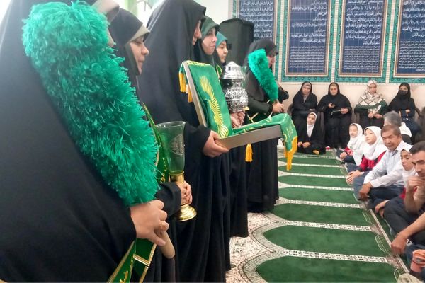  جشن پدر و دختری در دبستان مالک اشتر ملارد در دهه کرامت پیوند مهر را طنین انداز کرد 