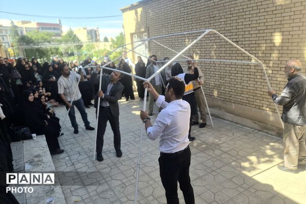 مربیان پیشتاز منطقه ۵ تهران، اصول تخصصی برپایی چادرهای امدادی هلال‌احمر را فرا گرفتند