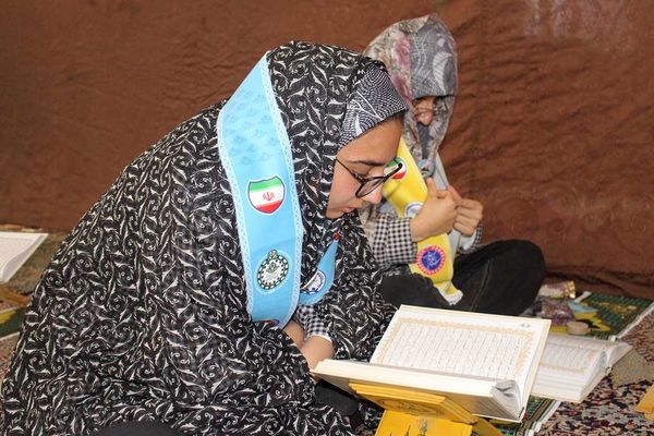 اعتکاف دانش‌آموزی در شهر کرمان