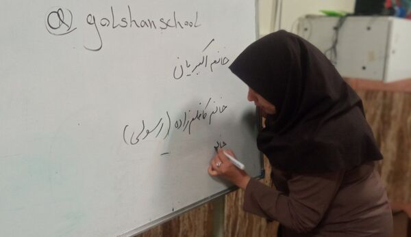 جلسه اولیا و مربیان در دبیرستان گلشن آزادی