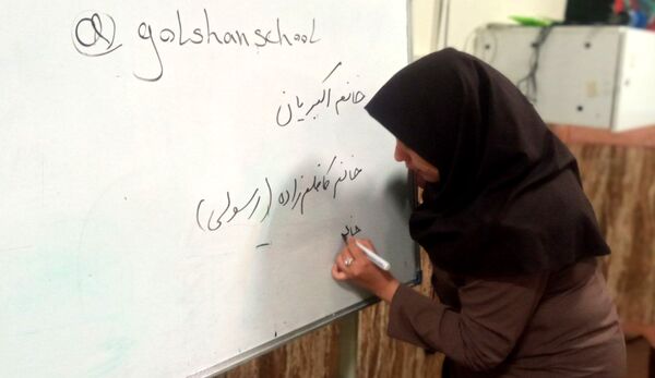 جلسه اولیا و مربیان در دبیرستان گلشن آزادی