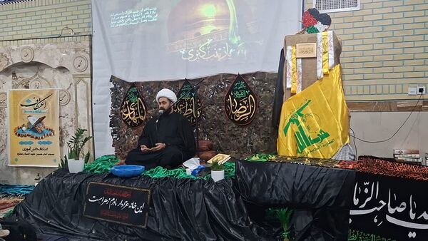 اعتکاف دختران دانش‌آموز قم در مسجد امام حسین(ع)