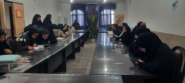 مسابقات قرآن‌ و عترت متوسطه اول و دوم دختران در رشته‌های‌صوتی