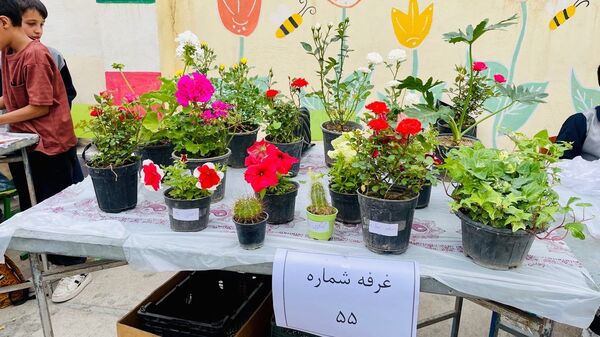 برپایی بازارچه در دبستان معلم آشخانه 