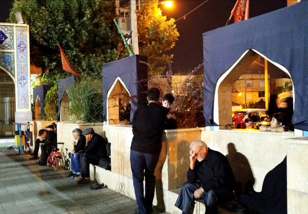 عزاداری  شب تاسوعای حسینی در مسجد شهدای گمنام 