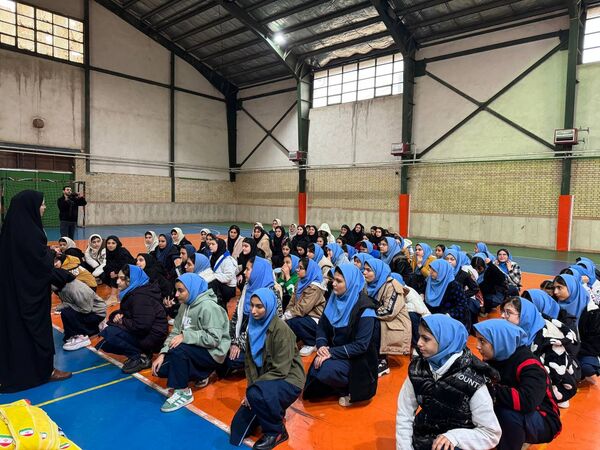 سفری هیجان انگیز به دنیایی تمشک با دختران ملارد 