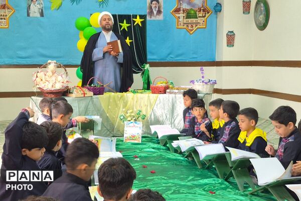 جشن قرآن برای نوآموزان پایه اول در دبستان هیات امنایی شهید قلنبر ناحیه دو شهرری