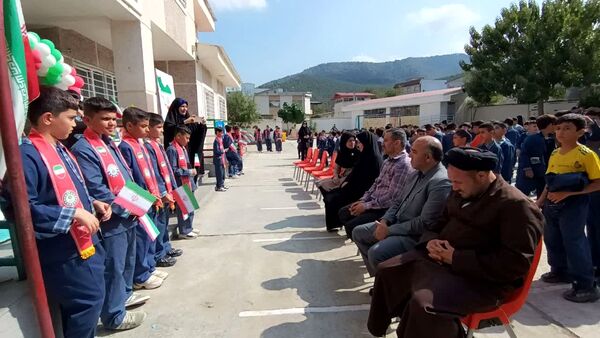 جشن عاطفه‌ها در دبستان شهید سلیمانی شهرستان رامیان