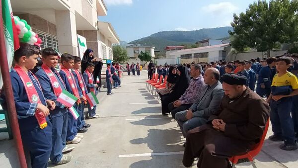 جشن عاطفه‌ها در دبستان شهید سلیمانی شهرستان رامیان