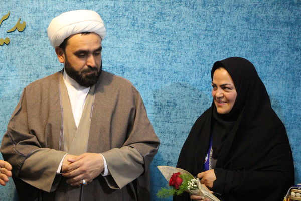 نشست ریاست سازمان دانش‌آموزی با مدیر آموزش و پرورش ناحیه یک یزد