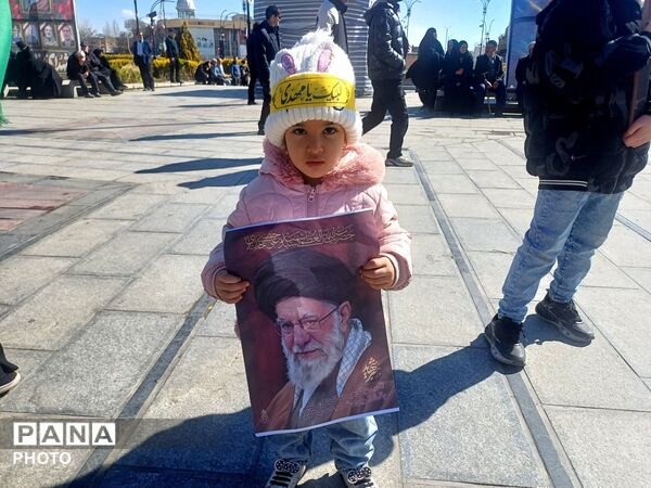 اجتماع باشکوه مردم در میدان امام خمینی(ره) به‌مناسبت چهلمین روز رحلت امام خامنه‌ای