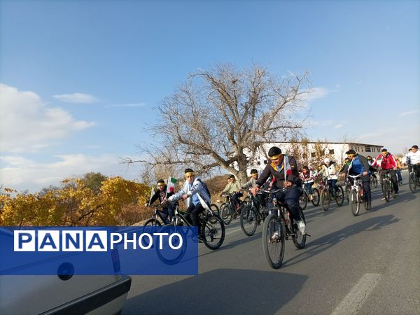 برگزاری همایش دوچرخه‌سواری به‌مناسبت هفته بسیج