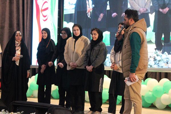 جشن باشکوه هه فجر در سالن نژاد فلاح کرج