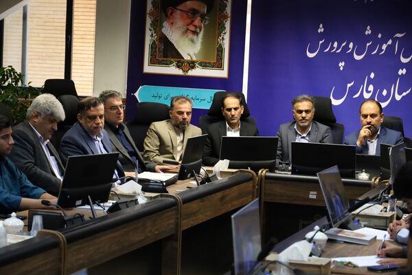 دیدار معاون پرورشی و فرهنگی وزارت آموزش‌وپرورش با نمایندگان پسر تشکل‌های دانش‌آموزی شیراز
