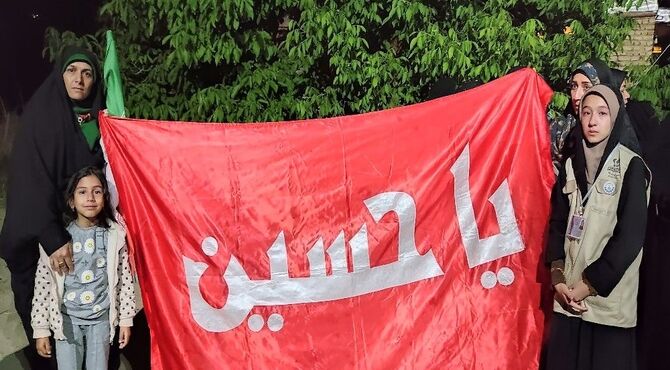 عطر و بوی پرچم امام حسین (ع) در اجتماعات خیابانی شهر بار نیشابور 