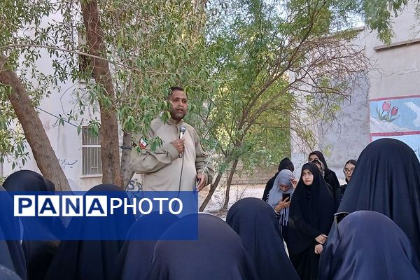 اولین روز حضور دانش‌آموزان دختر منطقه کهریزک در یادمان ‌های مناطق عملیاتی جنوب ایران
