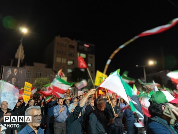 نوای طنین انداز حضور پرشور مردم در شب صد و بیست و هشتم