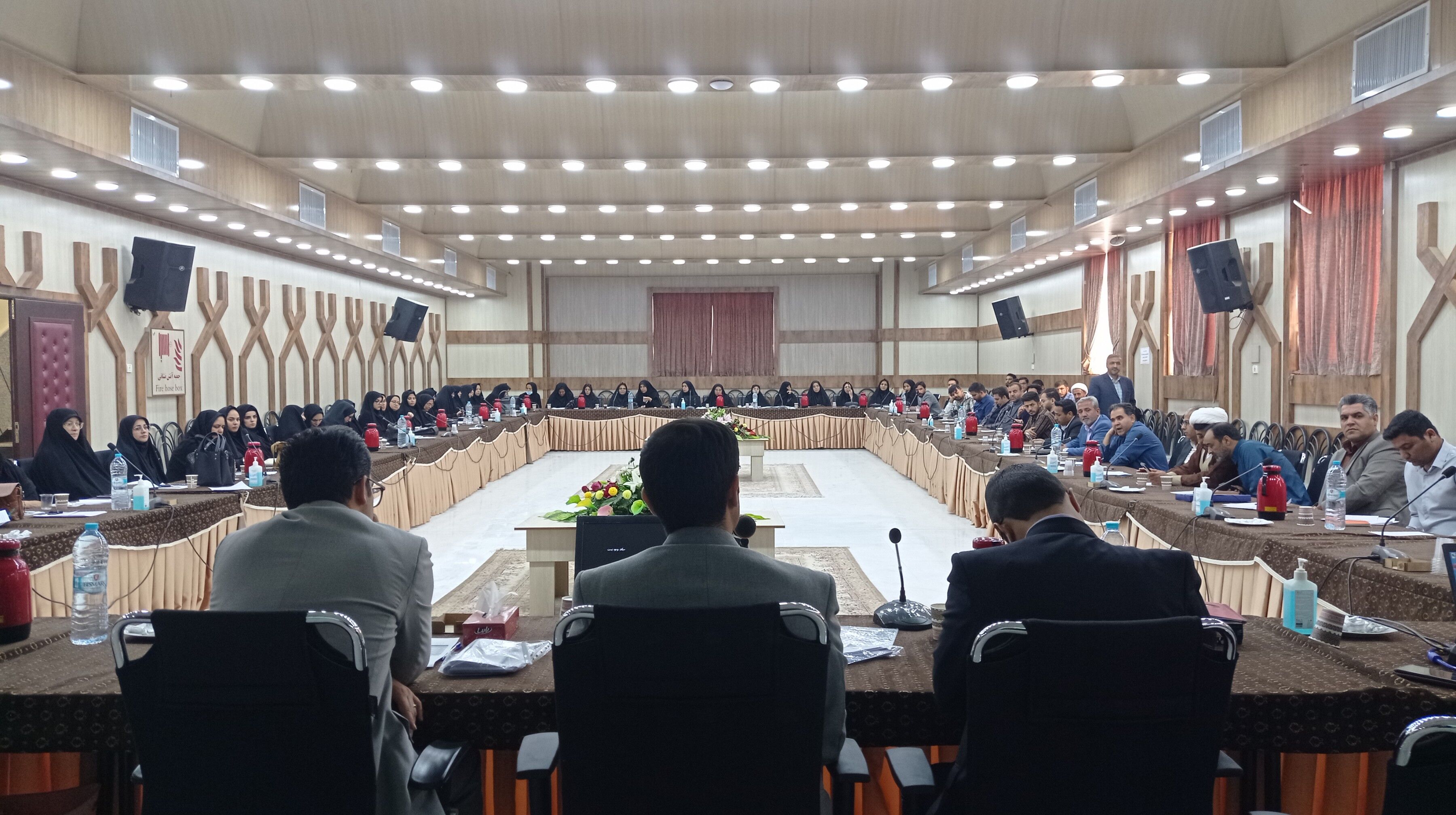 جلسه هم‌اندیشی معاونان و مربیان در خلیل آباد