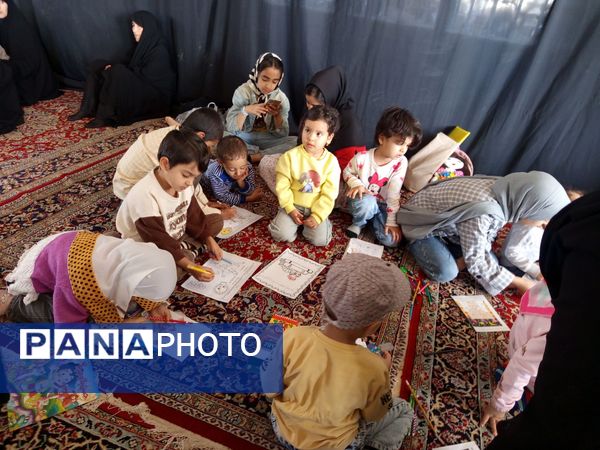 برپایی غرفه کودک در حاشیه نماز جمعه شهرستان کاشمر