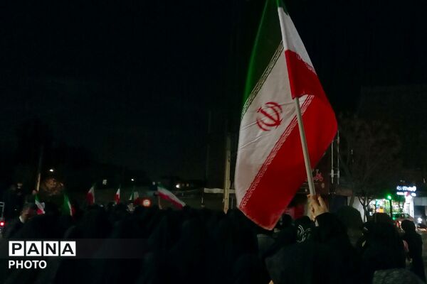 گردهمایی پرشور مردم وفادار و انقلابی چهاردانگه در دفاع از میهن و آرمان های انقلاب