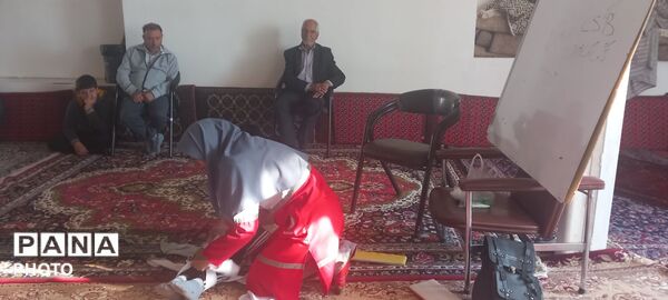 دوره‌ ی آموزشی کمک‌های اولیه و امداد و نجات در روستای سربالا