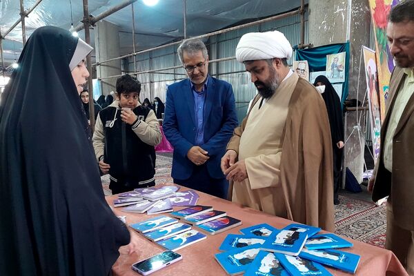 برپایی نمایشگاه دستاورهای دانش‌آموزان منطقه کهریزک 
