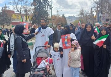 حضور باشکوه دانش‌آموزان لرستان به همراه مدیر سازمان دانش‌آموزی استان در راهپیمایی روز قدس خرم‌آباد