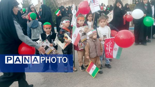 راهپیمایی 22 بهمن در روستای صرم قم